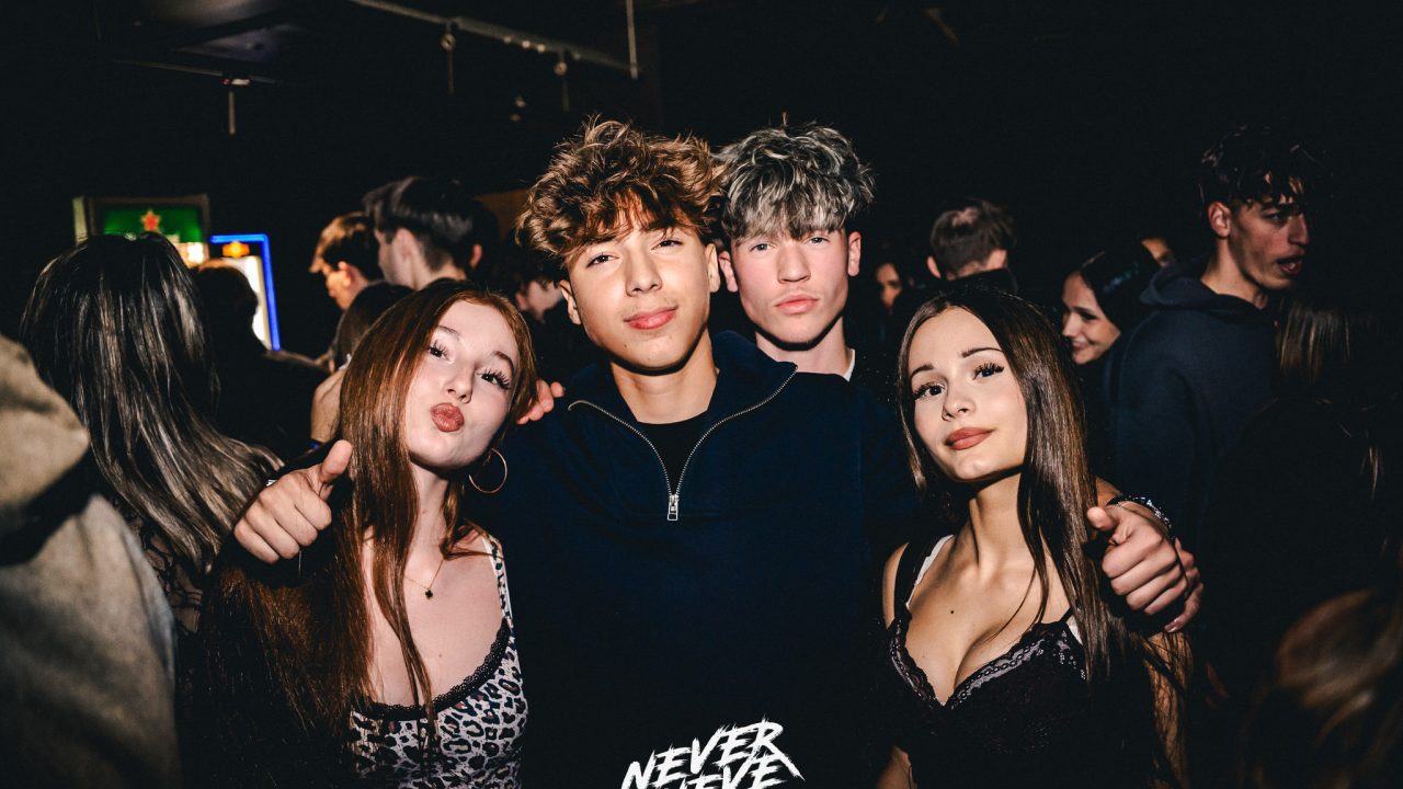 2025-11-14-miskolc-rockwell-avasi-kssth-afterparty (63)