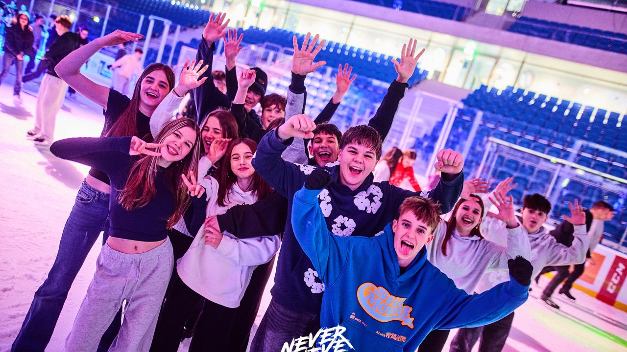 2025-12-27-szekesfehervar-metarena-icedisco (81)