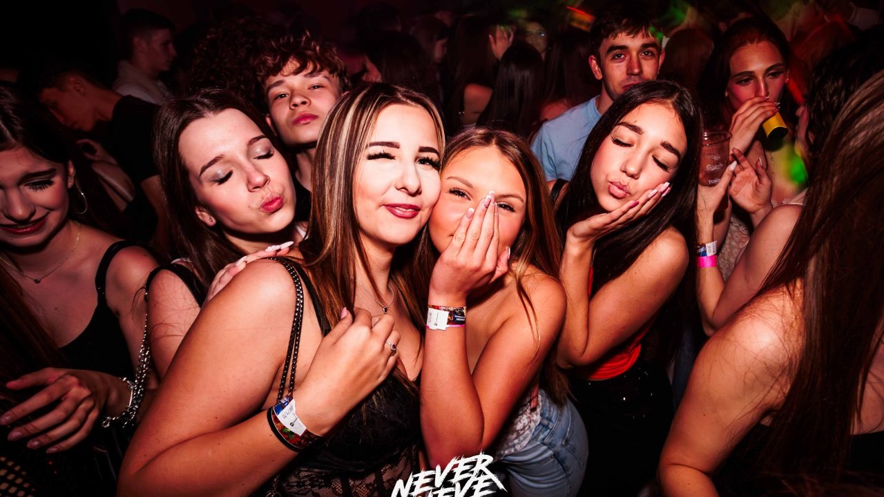 2026-04-24-nyiregyhaza-clubhollywood-macarena (16)