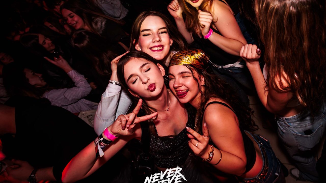 2026-04-30-nyiregyhaza-clubhollywood-osszbuli-zrinyi-kossuth (49)